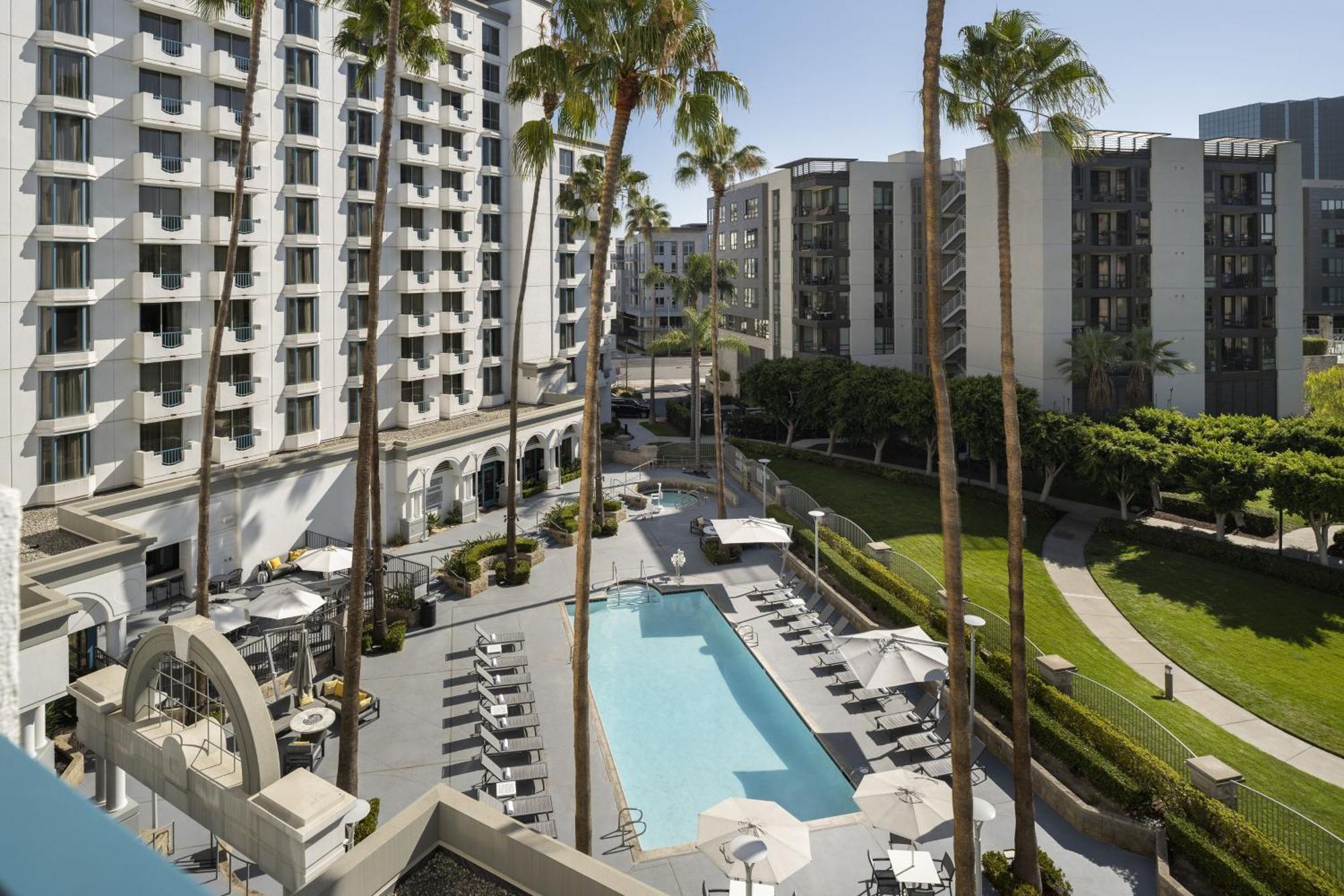 Costa Mesa Marriott Hotel Exterior photo