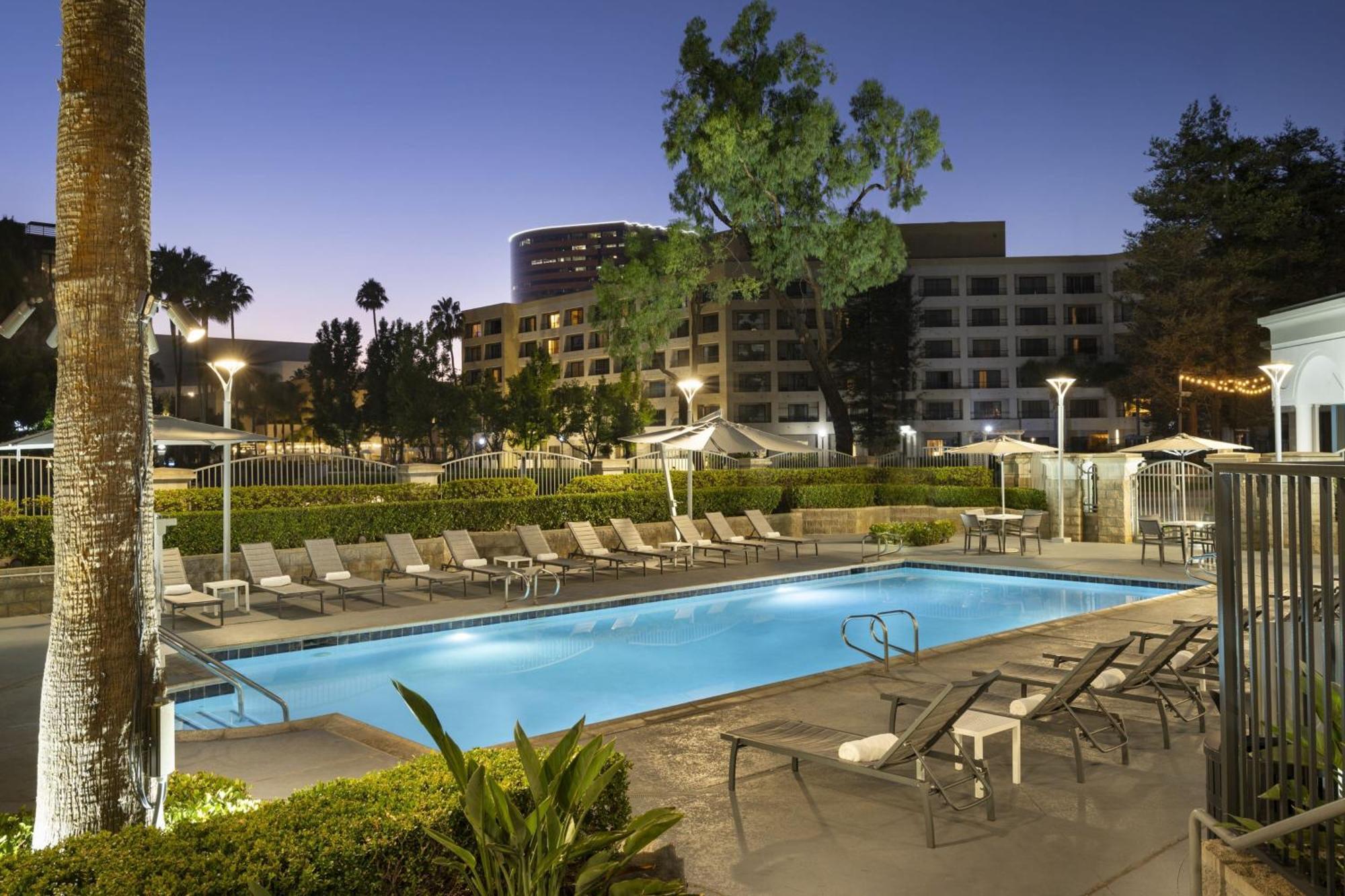 Costa Mesa Marriott Hotel Exterior photo