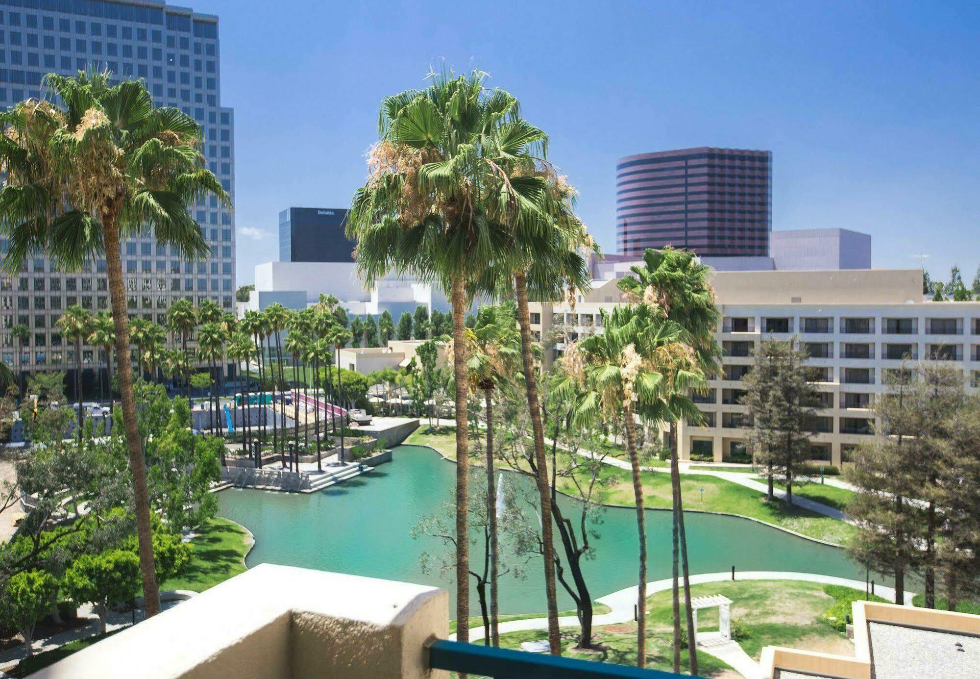 Costa Mesa Marriott Hotel Exterior photo